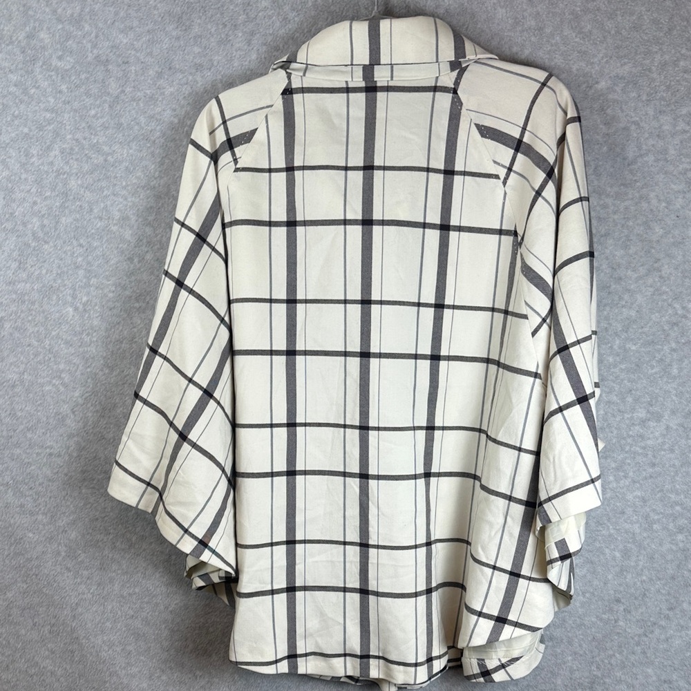 Apostrophe Women's Size 16/18W Cream and Black Plaid Button-Down Cape Top - Picture 7 of 7